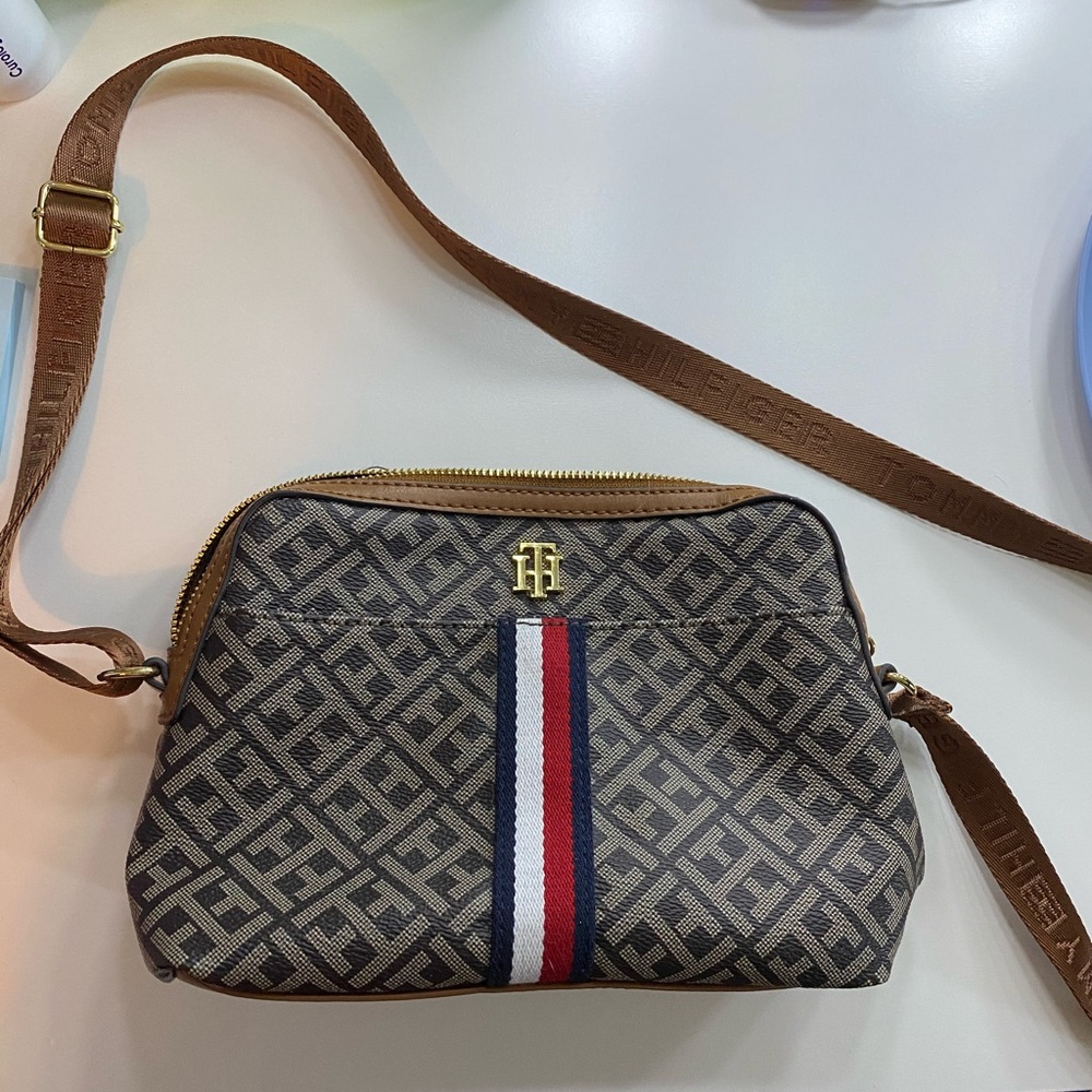tommy crossbody purse